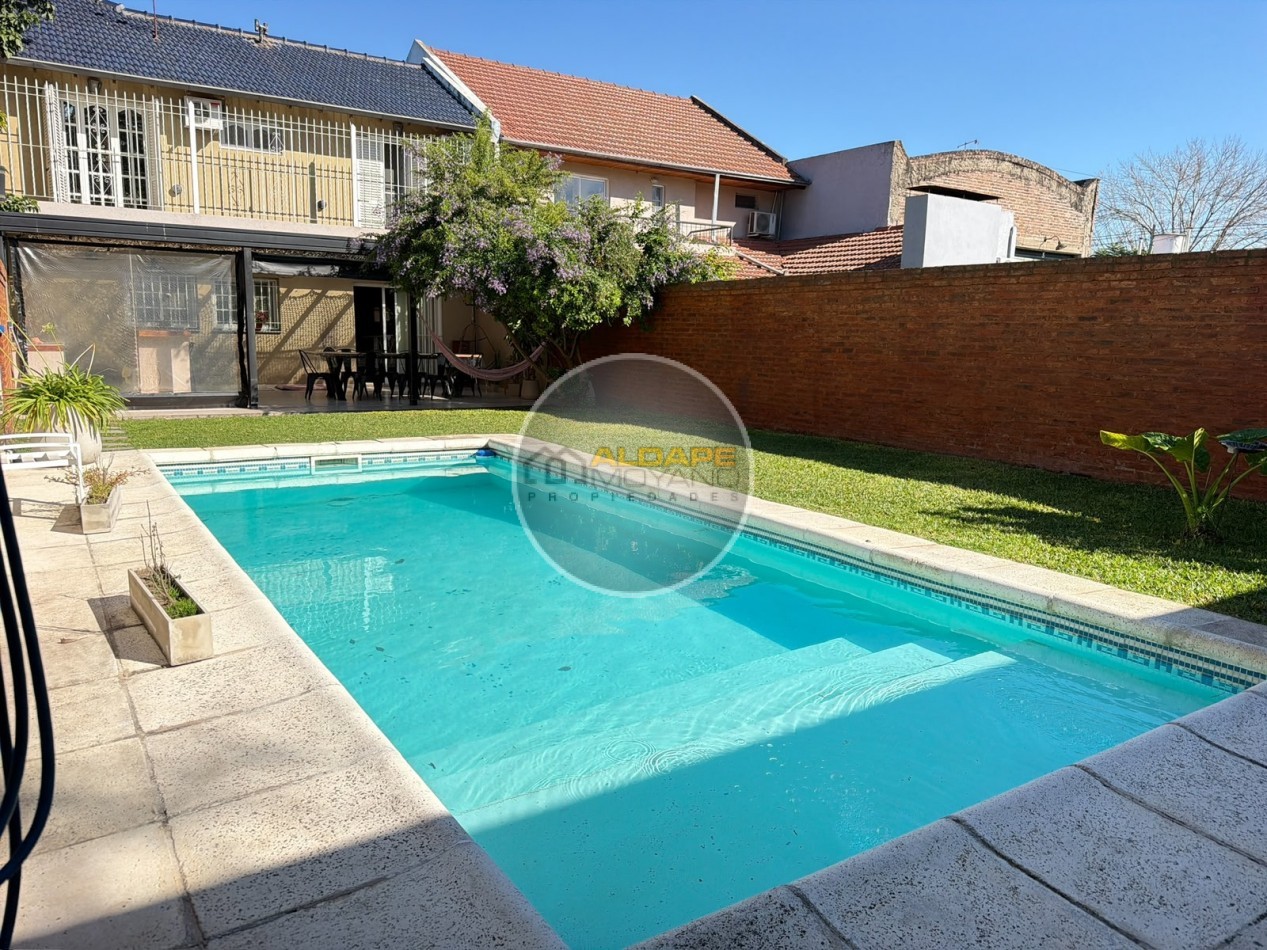 Se Vende Casa, cuatro amb, cochera doble, piscina (Monte Grande)