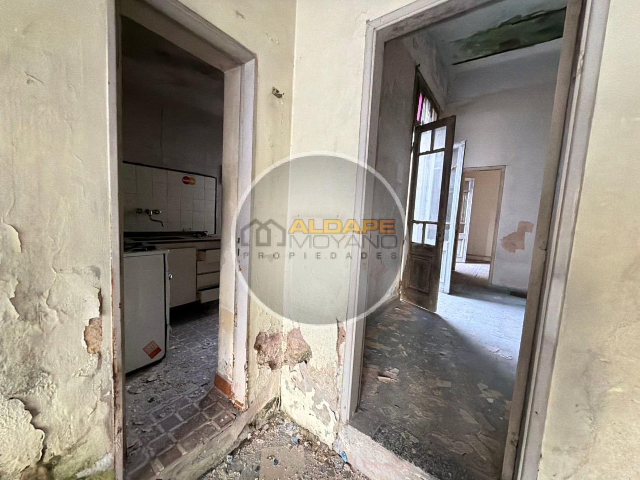Se vende Local comercial y vivienda tres amb (A Reciclar)