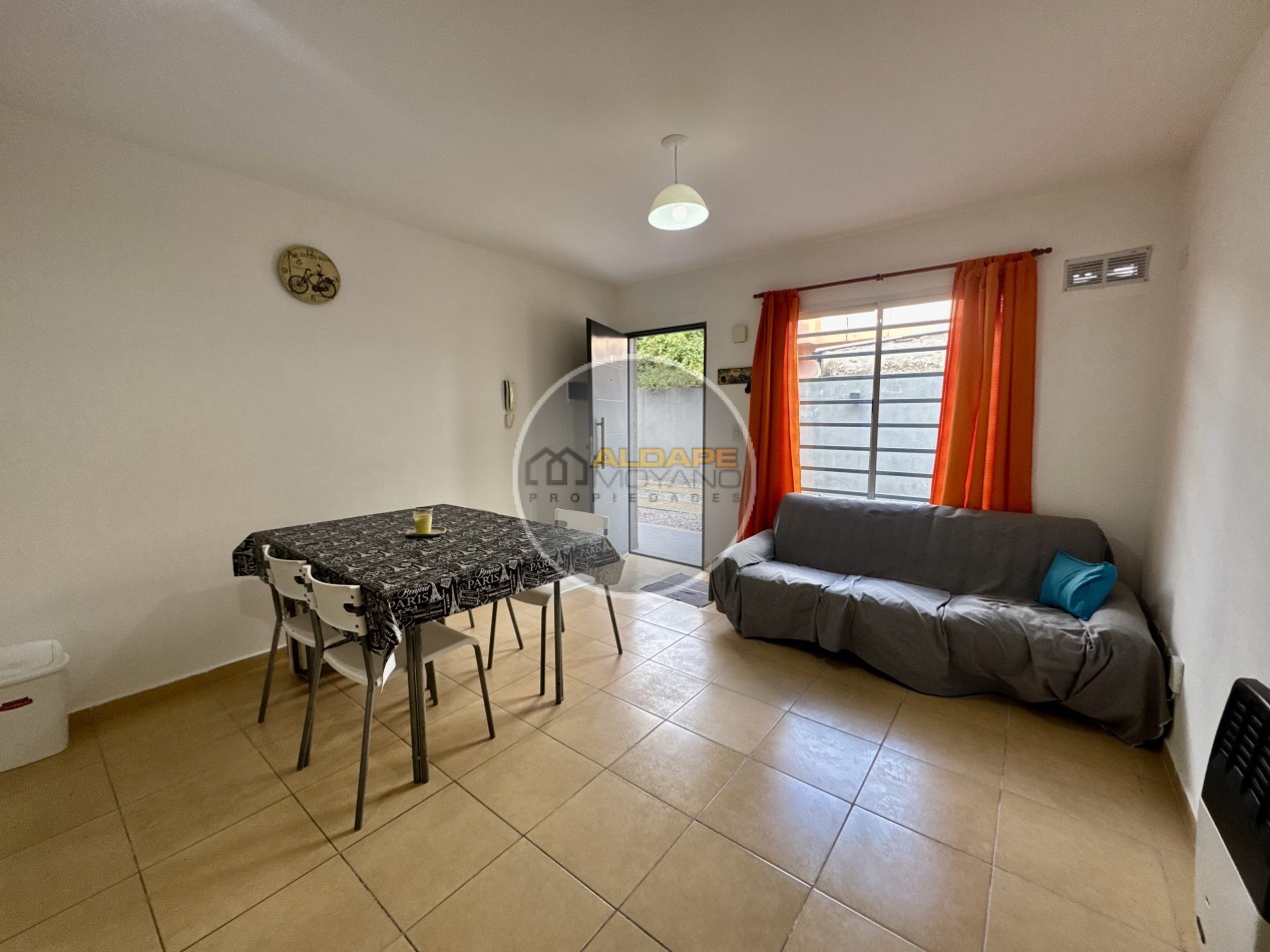Se vende departamento dos ambientes con cochera (planta baja con cochera)