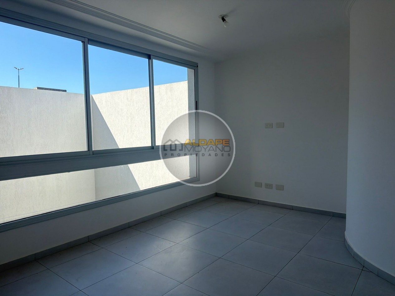 Alquiler dos ambientes, contrafrente, (Aquino 5581, Villa Lugano!!)