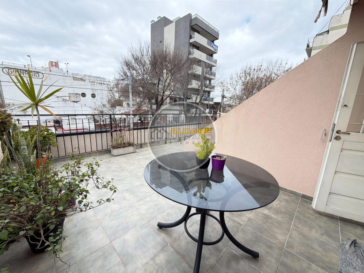 Se Vende PH, tres ambientes, con cochera (Liniers) Excelente