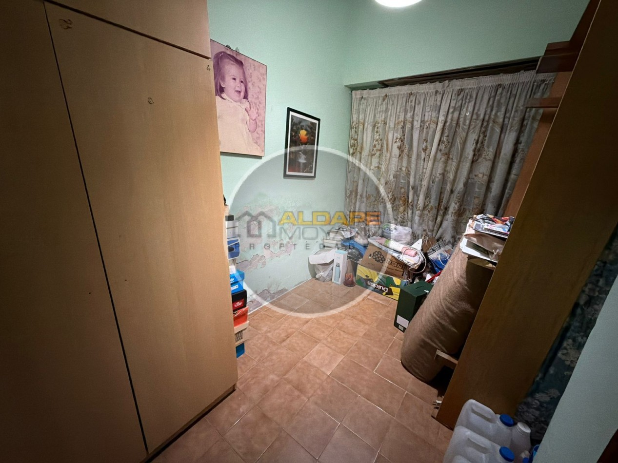 Se Vende Casa Cuatro ambientes, cochera doble (Lomas del Mirador)