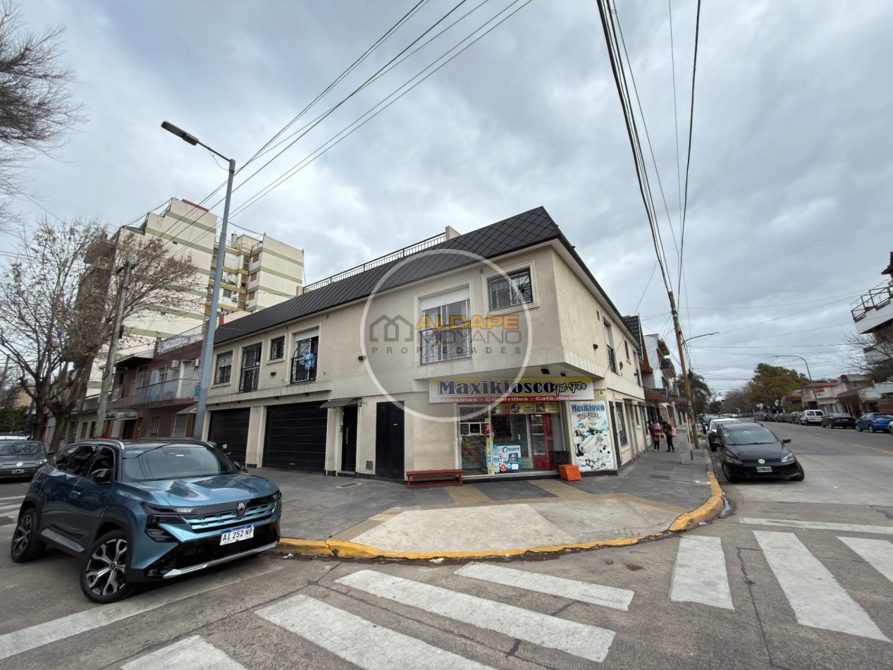 Se Vende PH, tres ambientes, con cochera (Liniers) Excelente