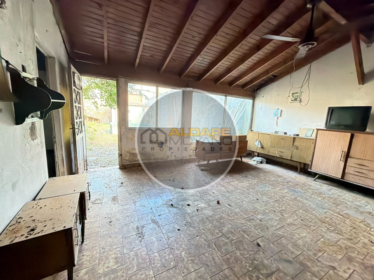 Se Vende local comercial, cochera, depto tres amb, y fondo libre (Villa Lugano) 