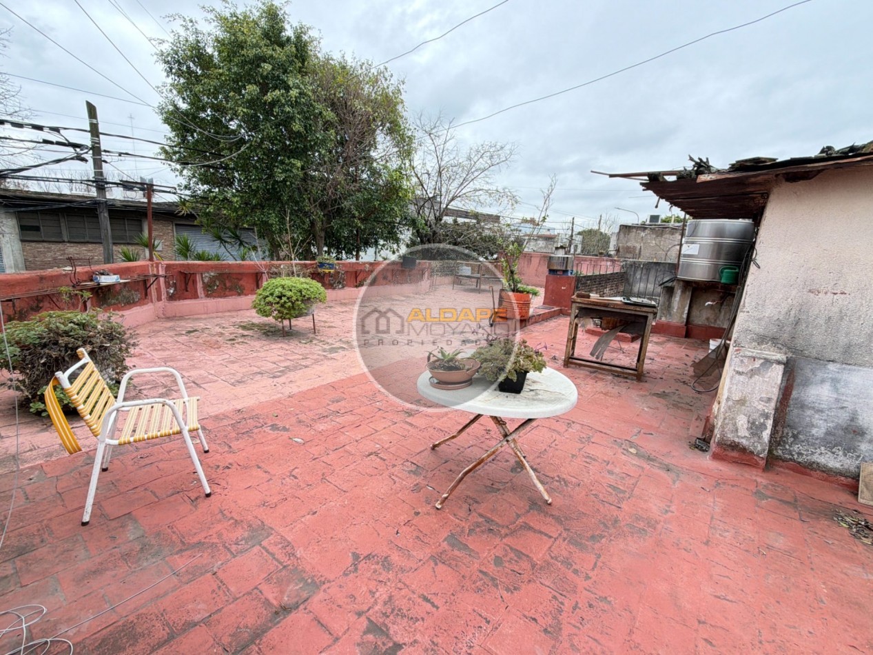 Se Vende Casa tres amb, cochera doble, A Reciclar!! (Ciudadela)