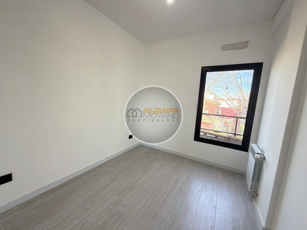 Se Vende triplex, cuatro amb, cochera doble (a estrenar)