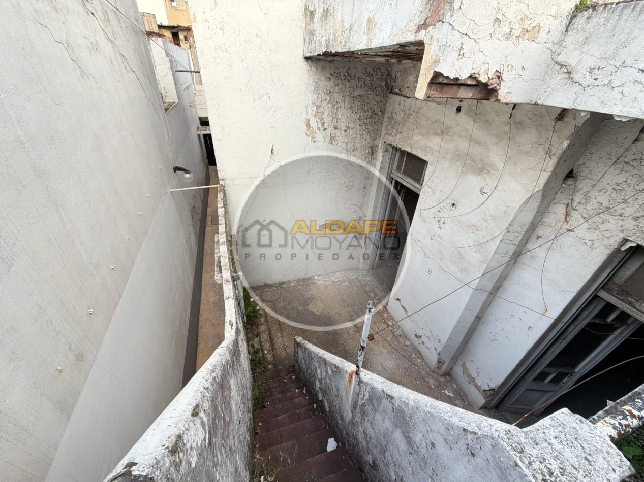 Se vende Local comercial y vivienda tres amb (A Reciclar)