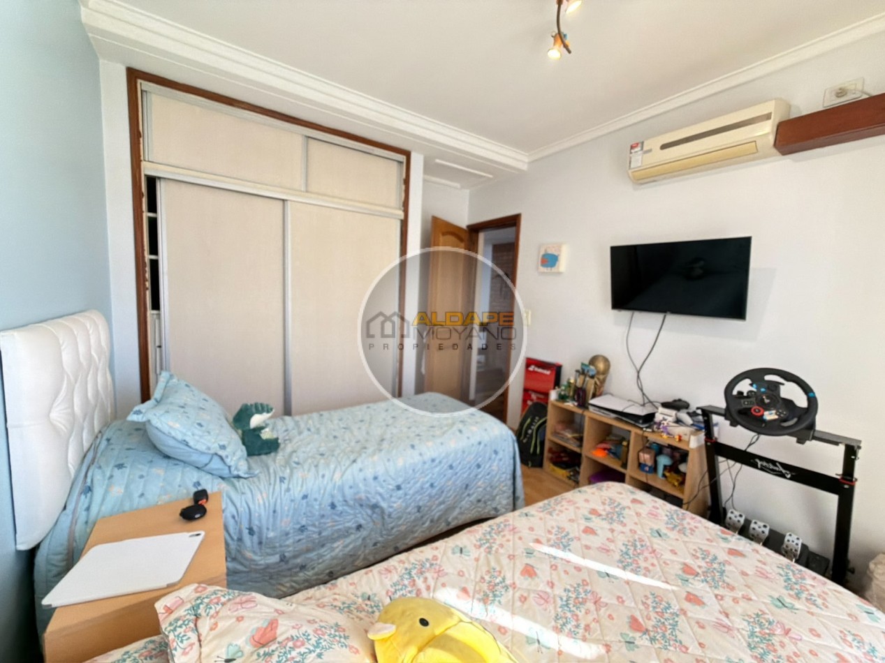 Se Vende Casa, cuatro amb, cochera doble, piscina (Monte Grande)