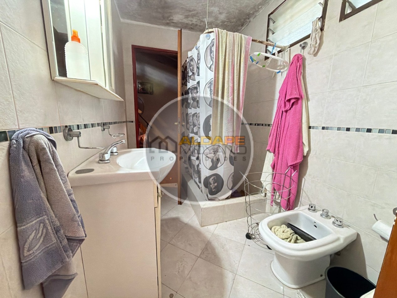 Se Vende Casa, ideal multi familiar (a remodelar)