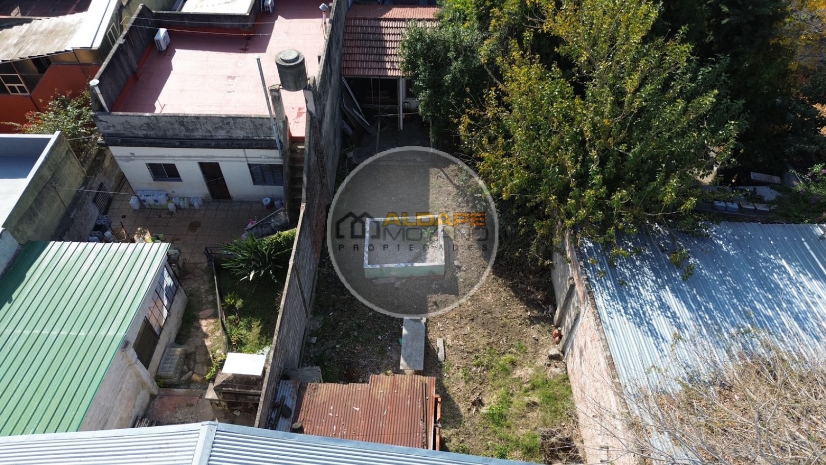 Se Vende local comercial, cochera, depto tres amb, y fondo libre (Villa Lugano) 