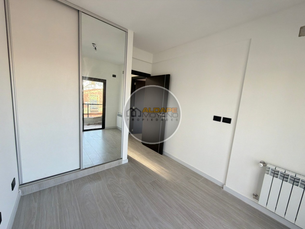 Se Vende triplex, cuatro amb, cochera doble (a estrenar)