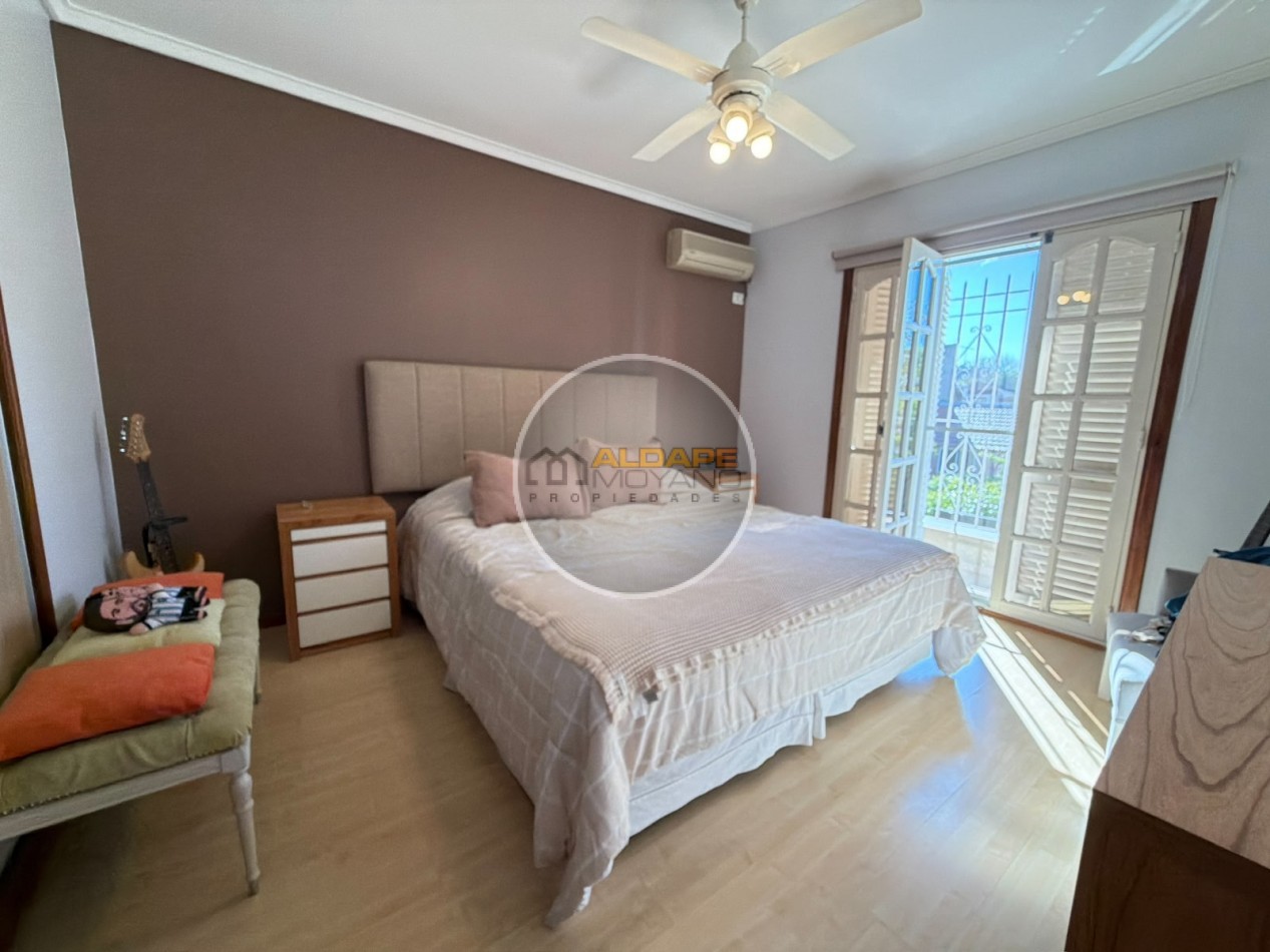 Se Vende Casa, cuatro amb, cochera doble, piscina (Monte Grande)