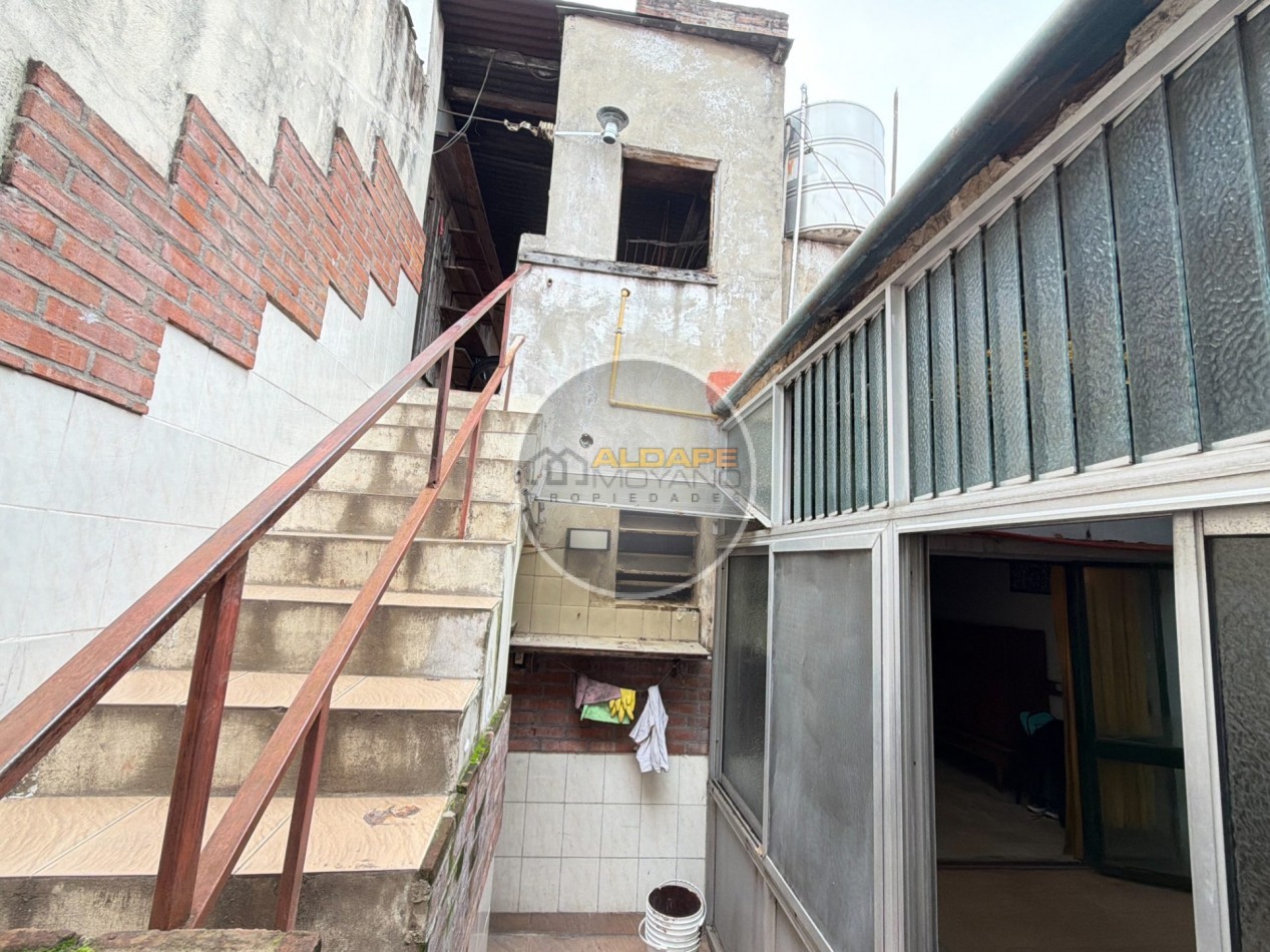 Se Vende Casa tres amb, cochera doble, A Reciclar!! (Ciudadela)