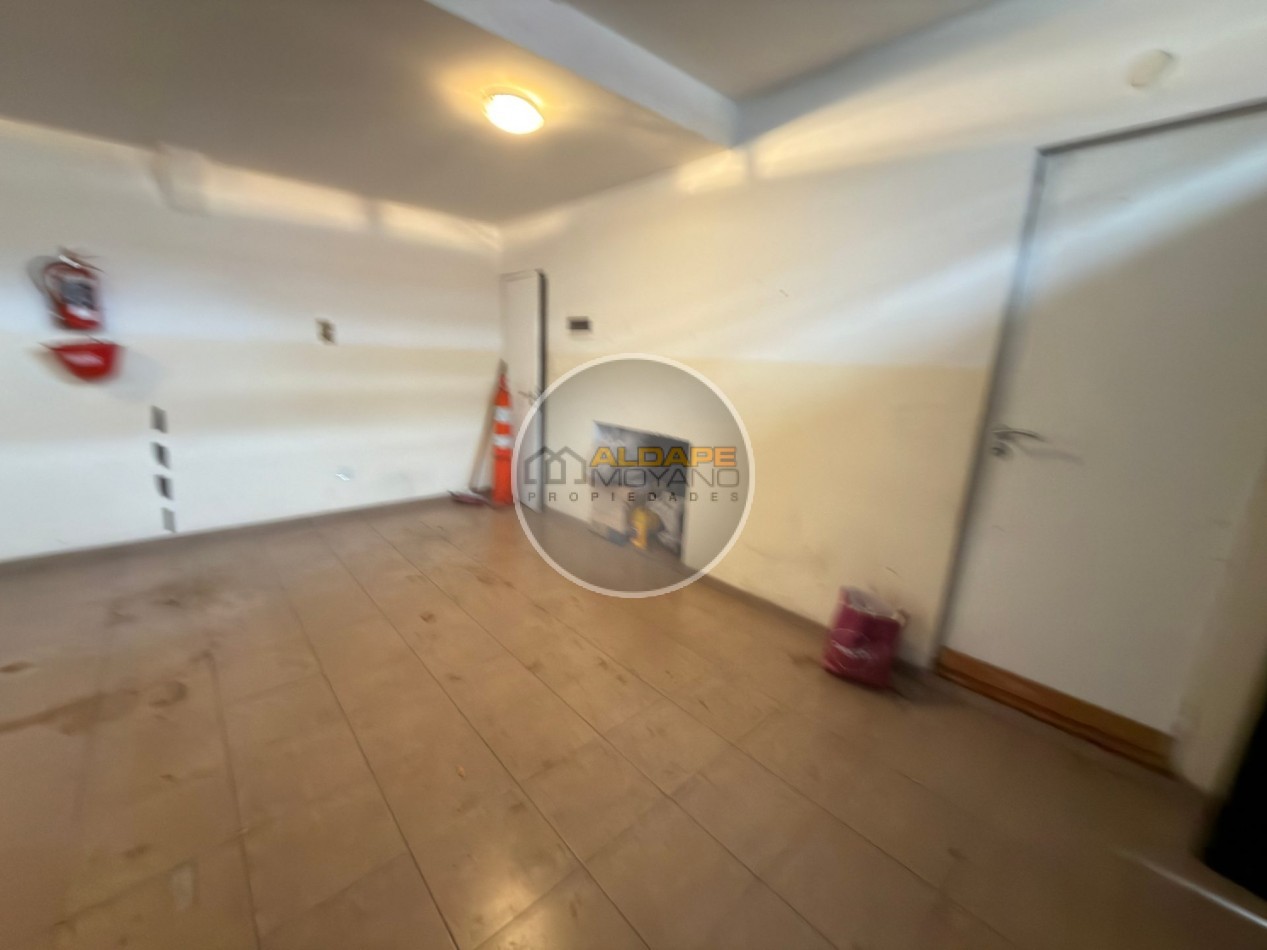 Se Vende PH, tres ambientes, con cochera (Liniers) Excelente