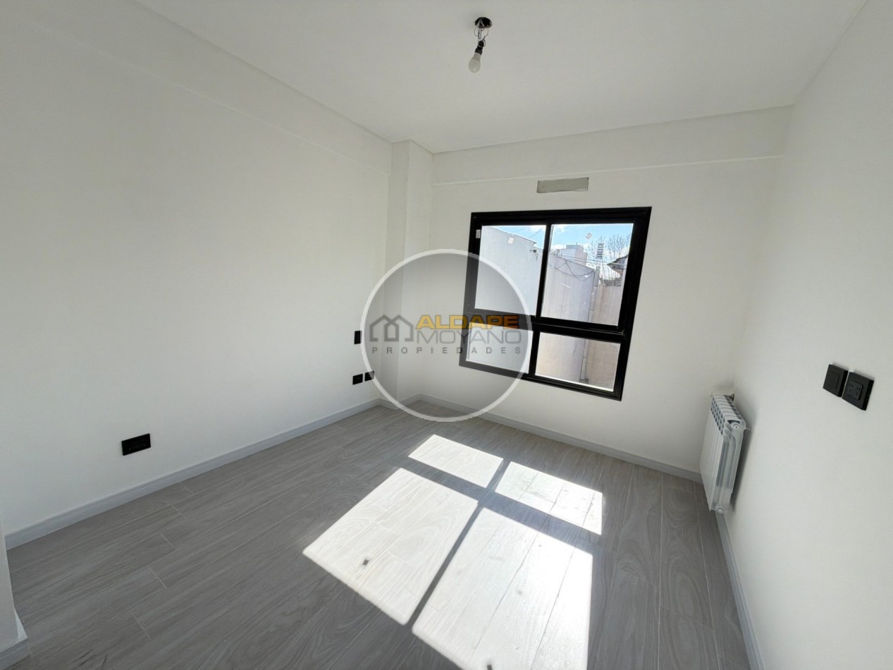 Se Vende triplex, cuatro amb, cochera doble (a estrenar)