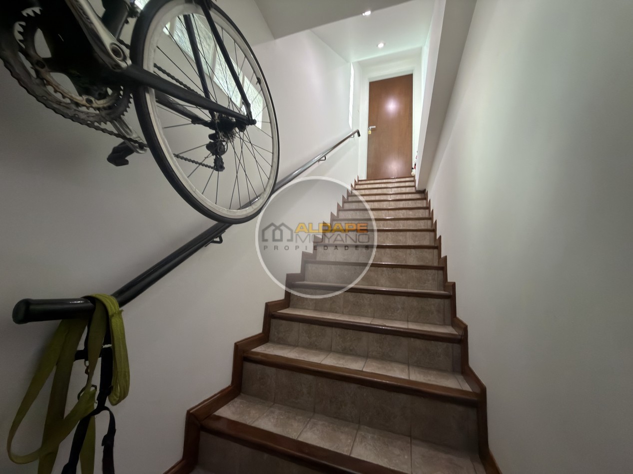 Se Vende PH tres ambientes, Impecable, apto credito (Parque Avellaneda)