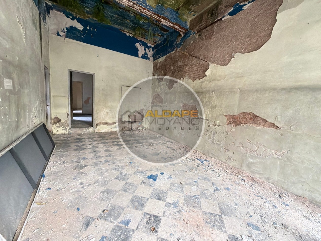 Se vende Local comercial y vivienda tres amb (A Reciclar)