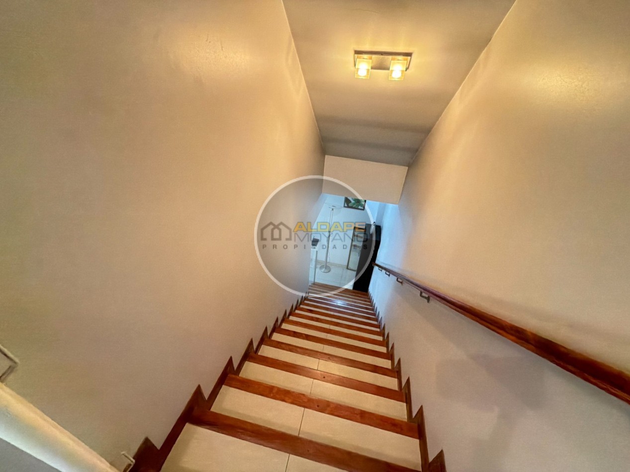 Se Vende PH, tres ambientes, con cochera (Liniers) Excelente