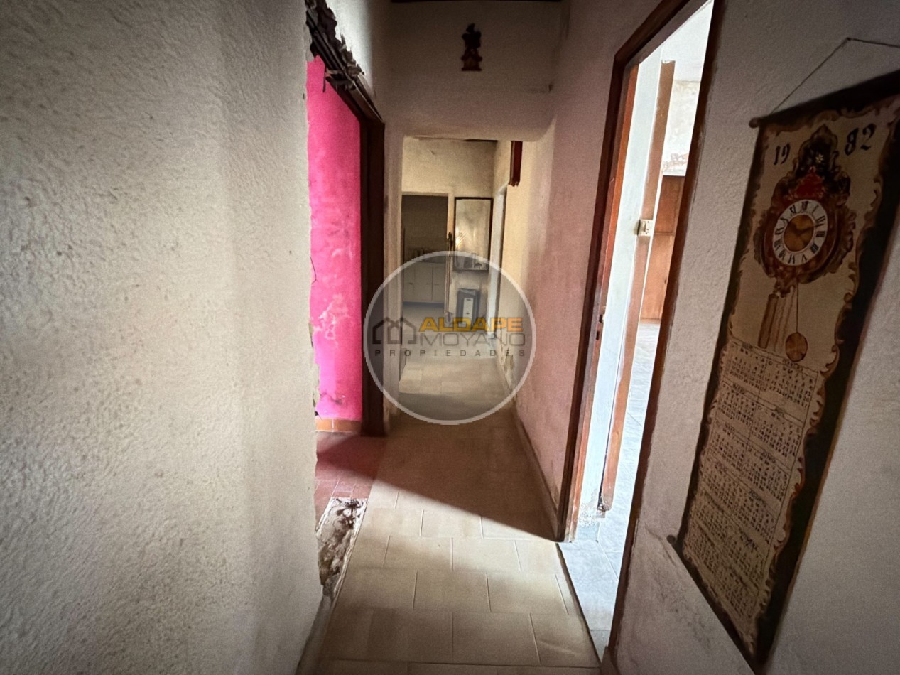 Se Vende Casa tres amb, cochera doble, A Reciclar!! (Ciudadela)