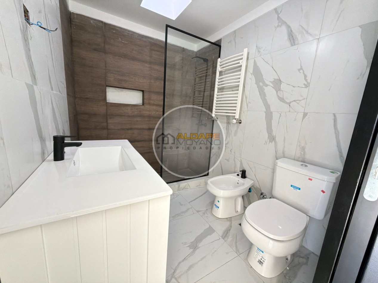 Se Vende triplex, cuatro amb, cochera doble (a estrenar)