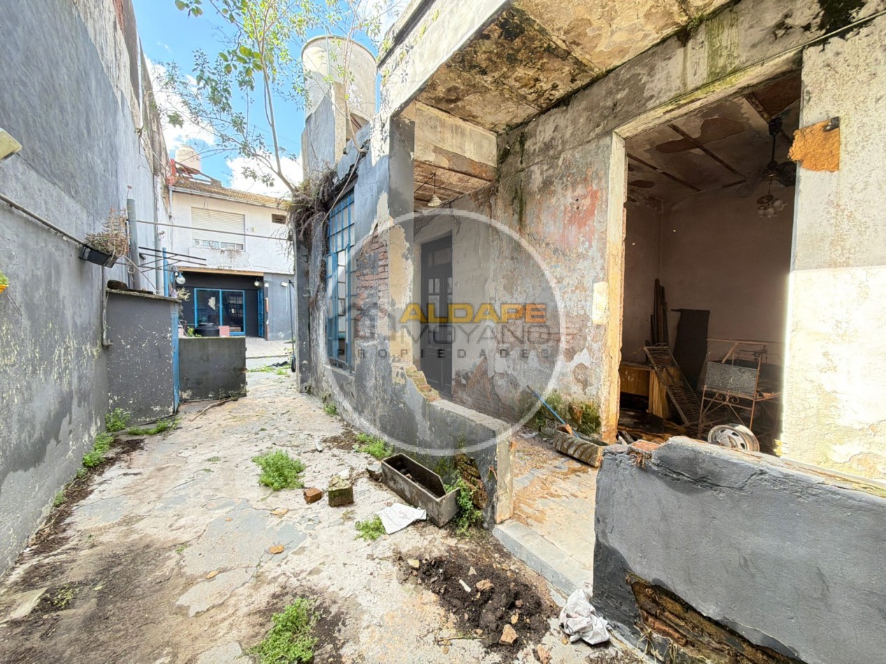 Se Vende Casa, ideal multi familiar (a remodelar)