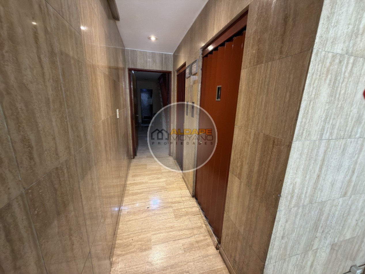 Se Vende Departamento tres amb. (Balvanera)