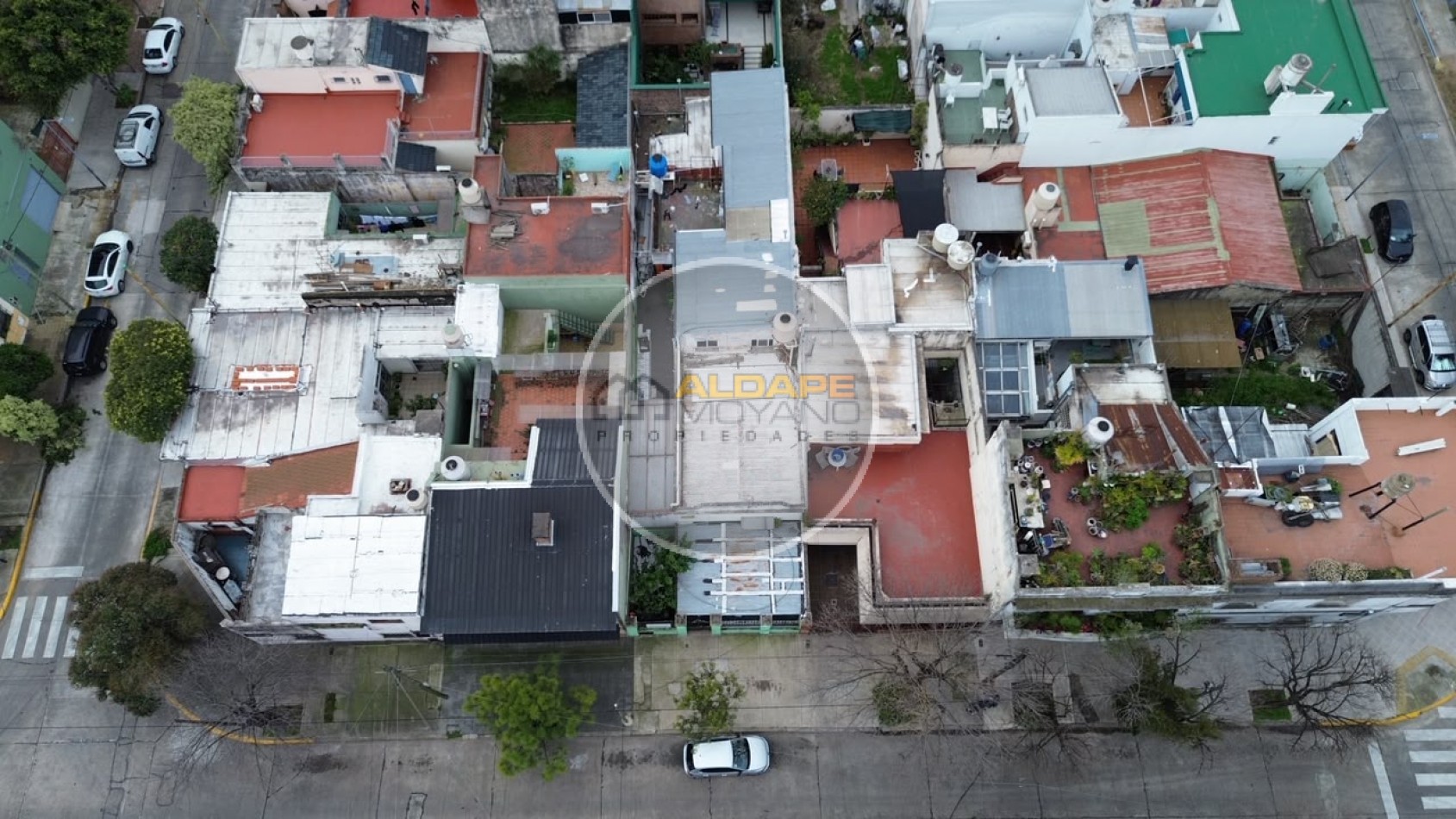 Se Vende Casa multifamiliar a Reciclar (Parque Avellaneda)