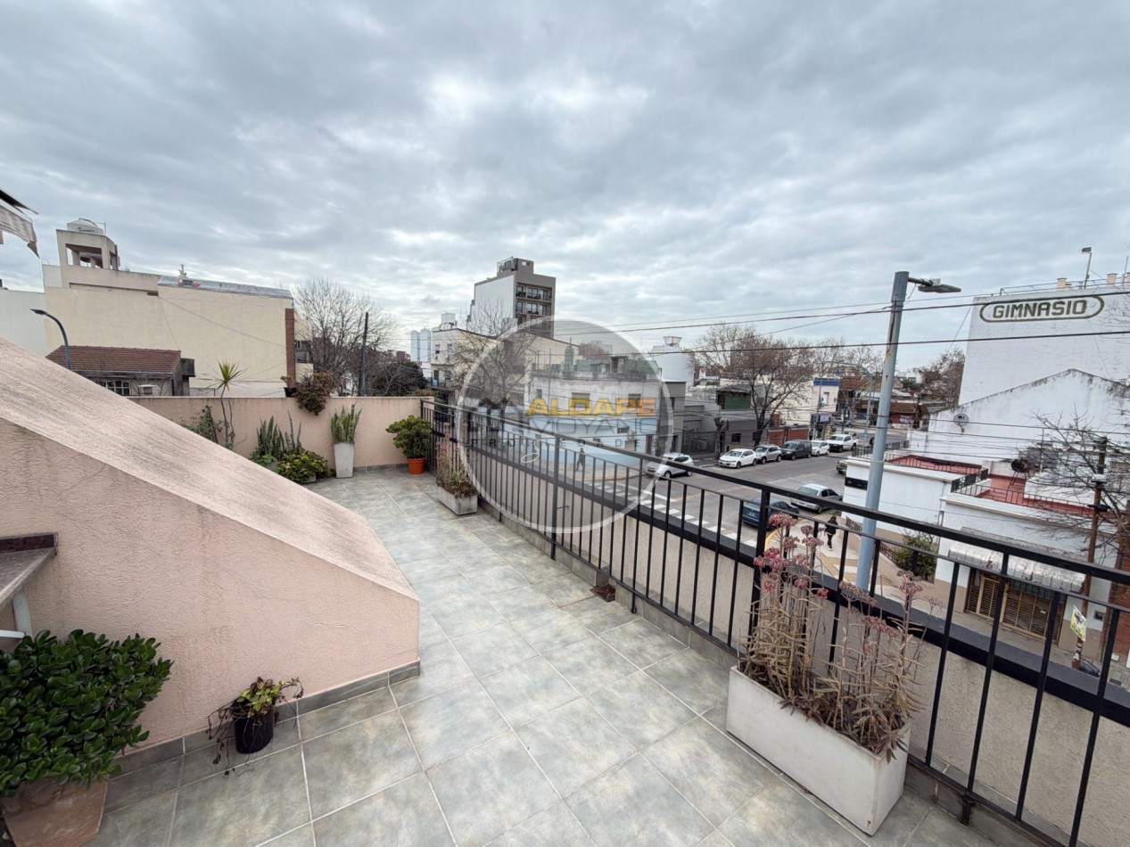 Se Vende PH, tres ambientes, con cochera (Liniers) Excelente