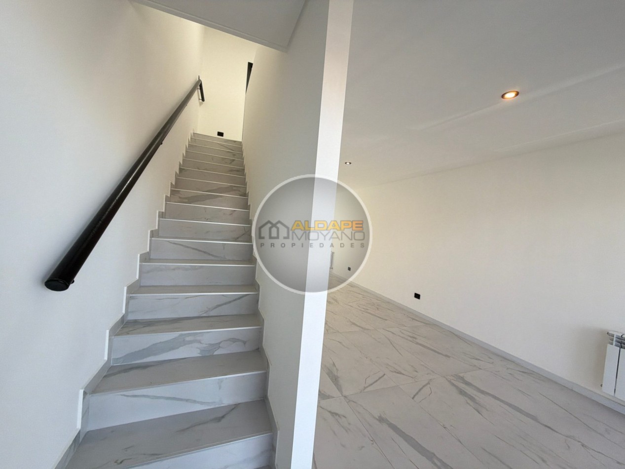 Se Vende triplex, cuatro amb, cochera doble (a estrenar)