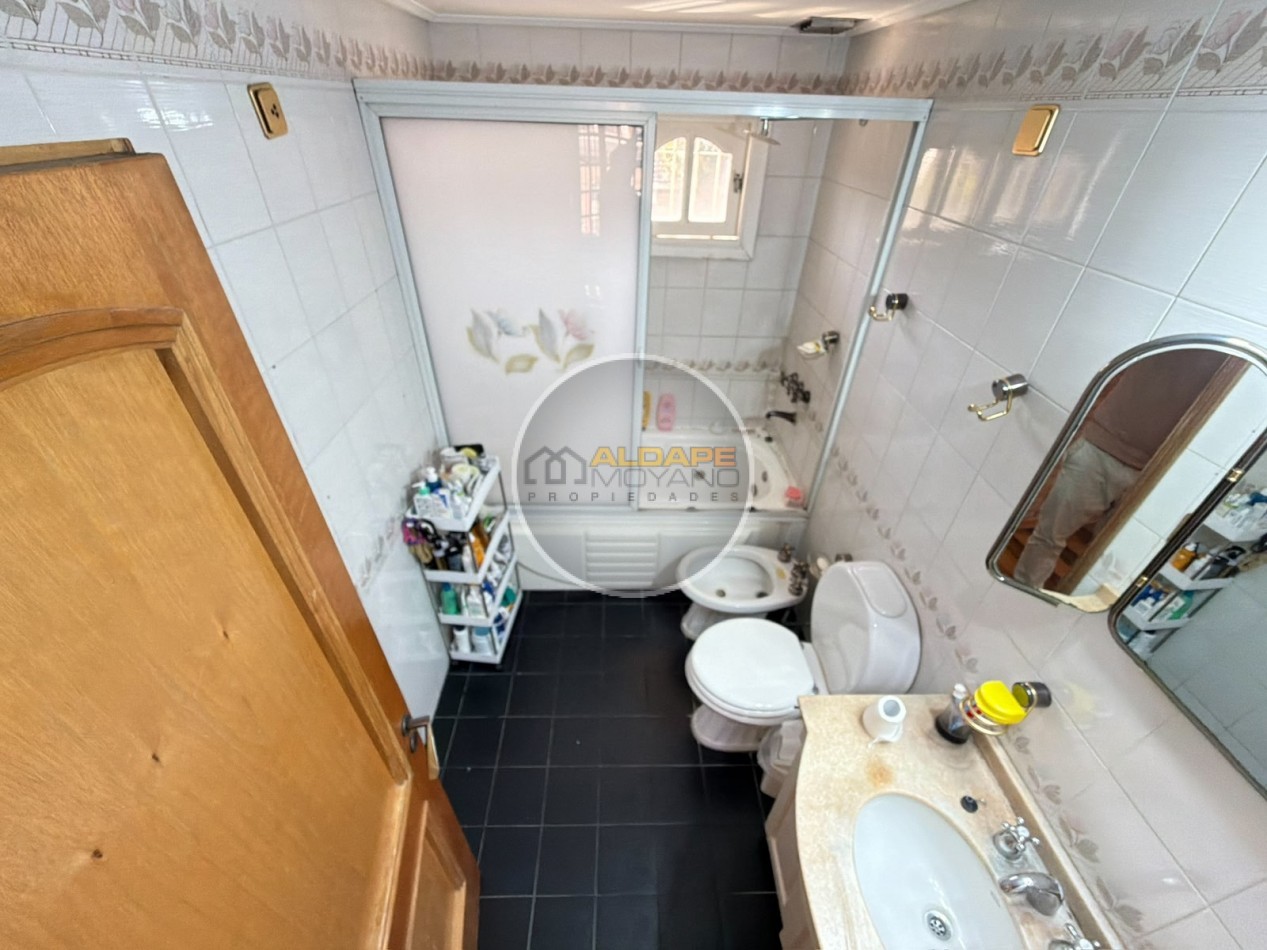 Se Vende Casa, cuatro amb, cochera doble, piscina (Monte Grande)