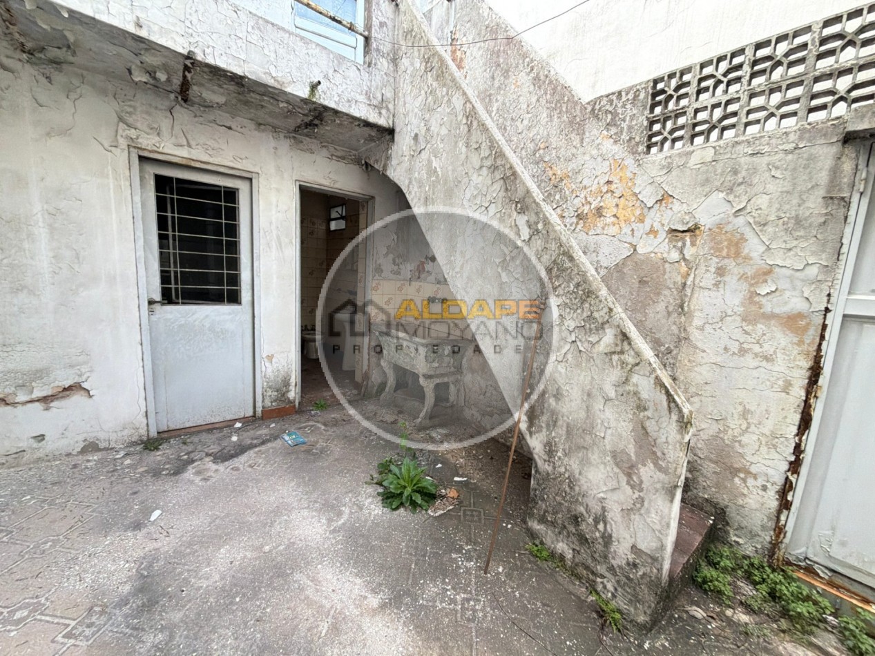 Se vende Local comercial y vivienda tres amb (A Reciclar)