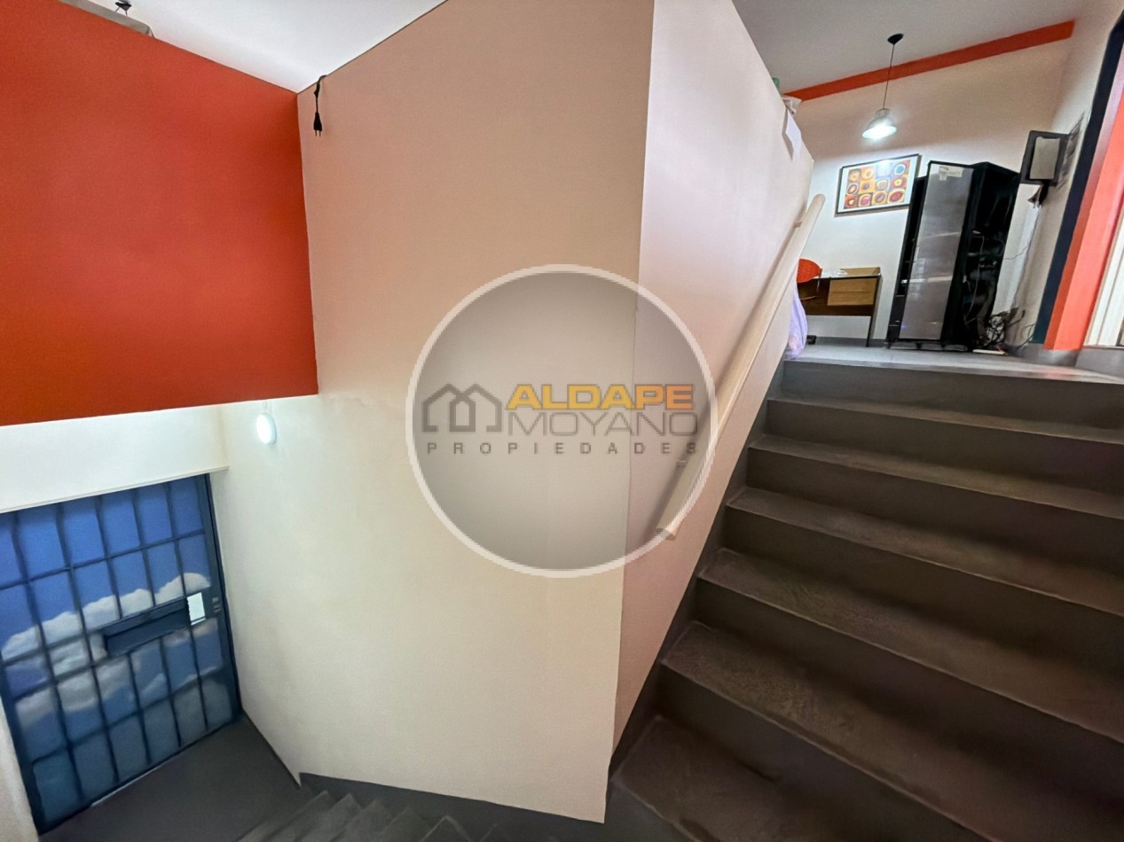 Se alquila Galpon con oficinas (ex imprenta) Parque Avellaneda