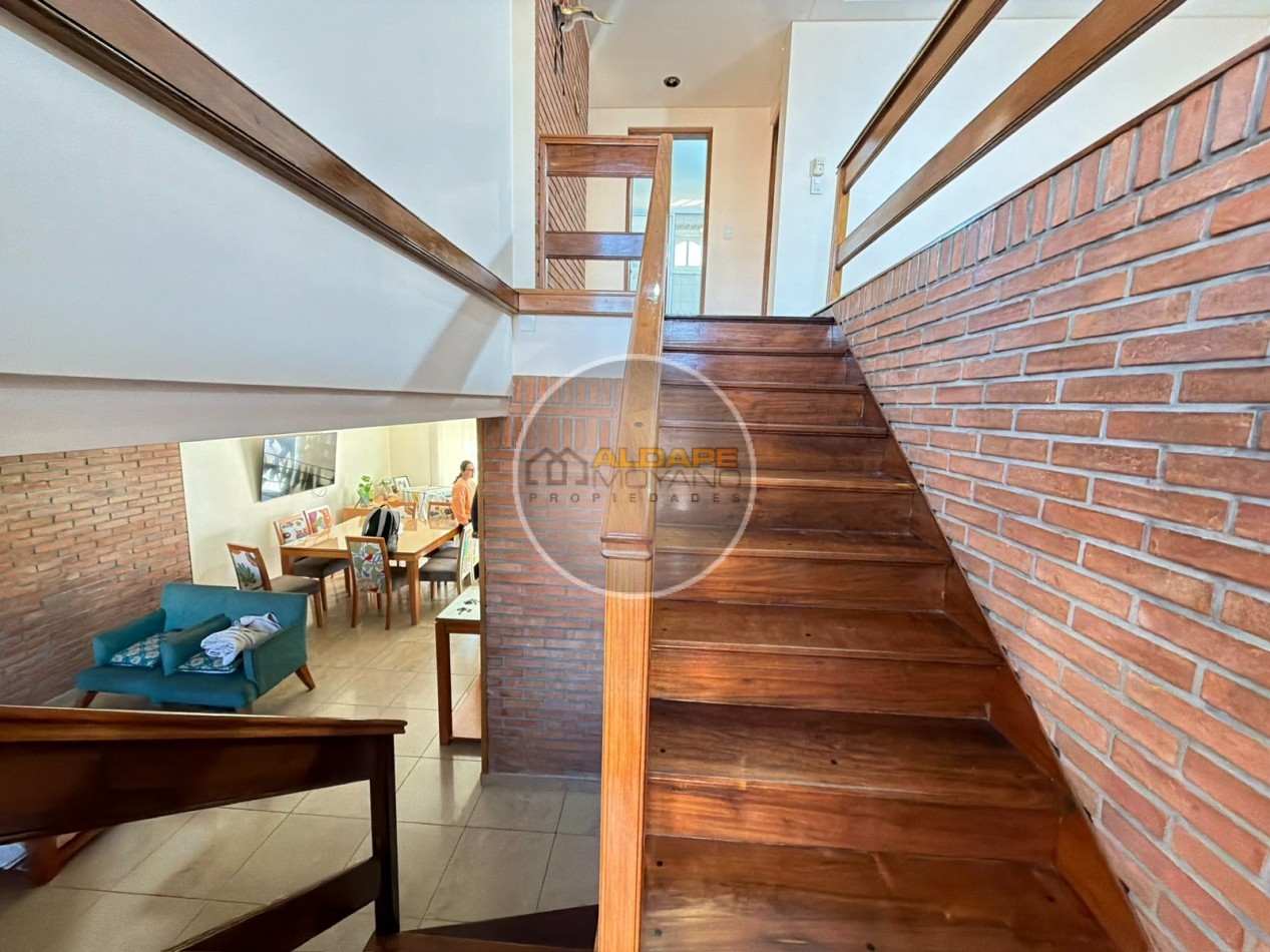 Se Vende Casa, cuatro amb, cochera doble, piscina (Monte Grande)