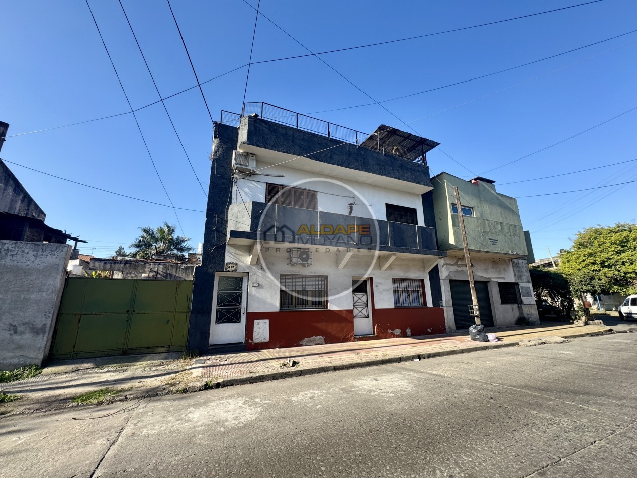 Se Vende PH tres ambientes, contrafrente. Ciudadela