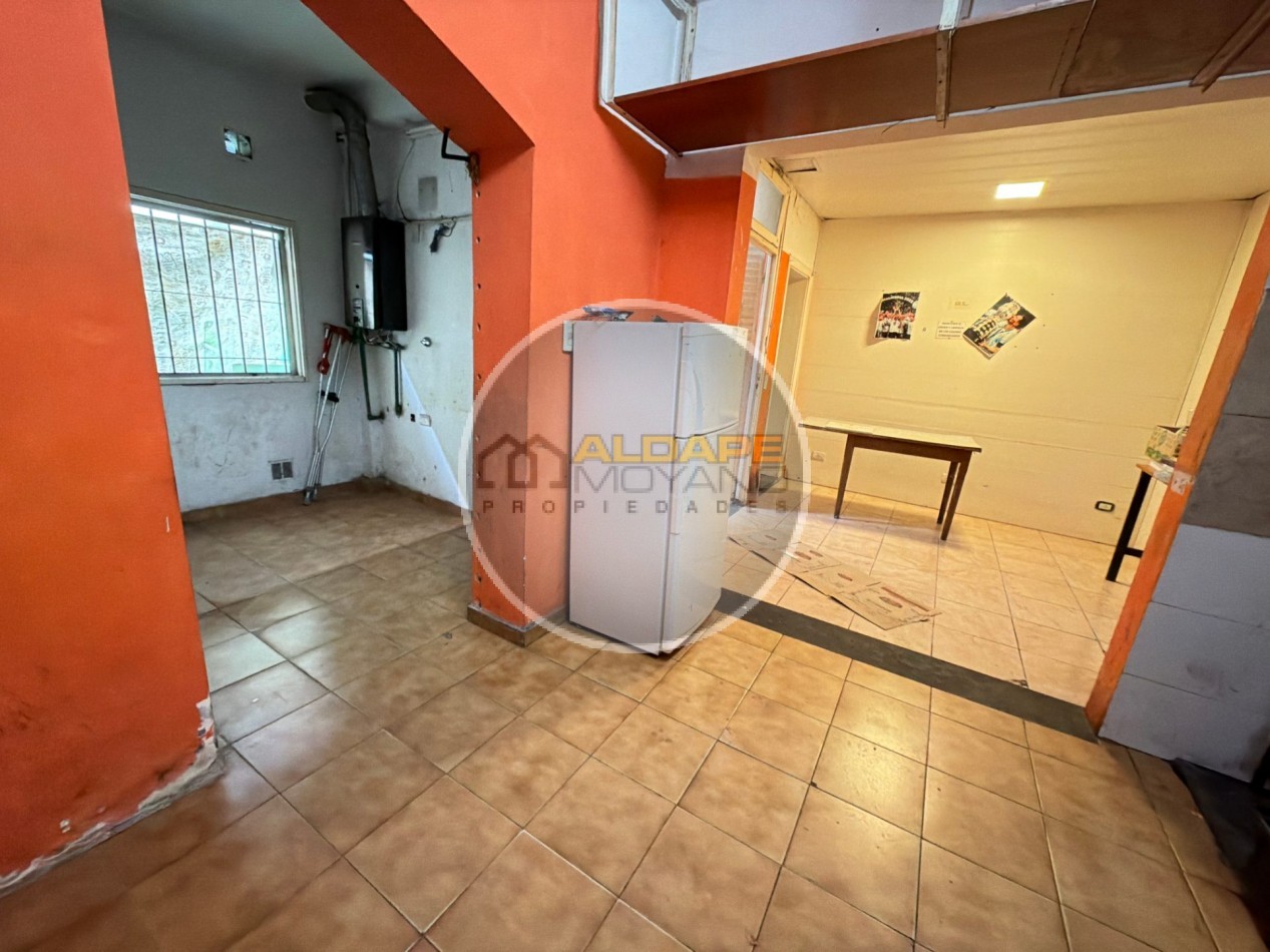 Se Vende Casa multifamiliar a Reciclar (Parque Avellaneda)