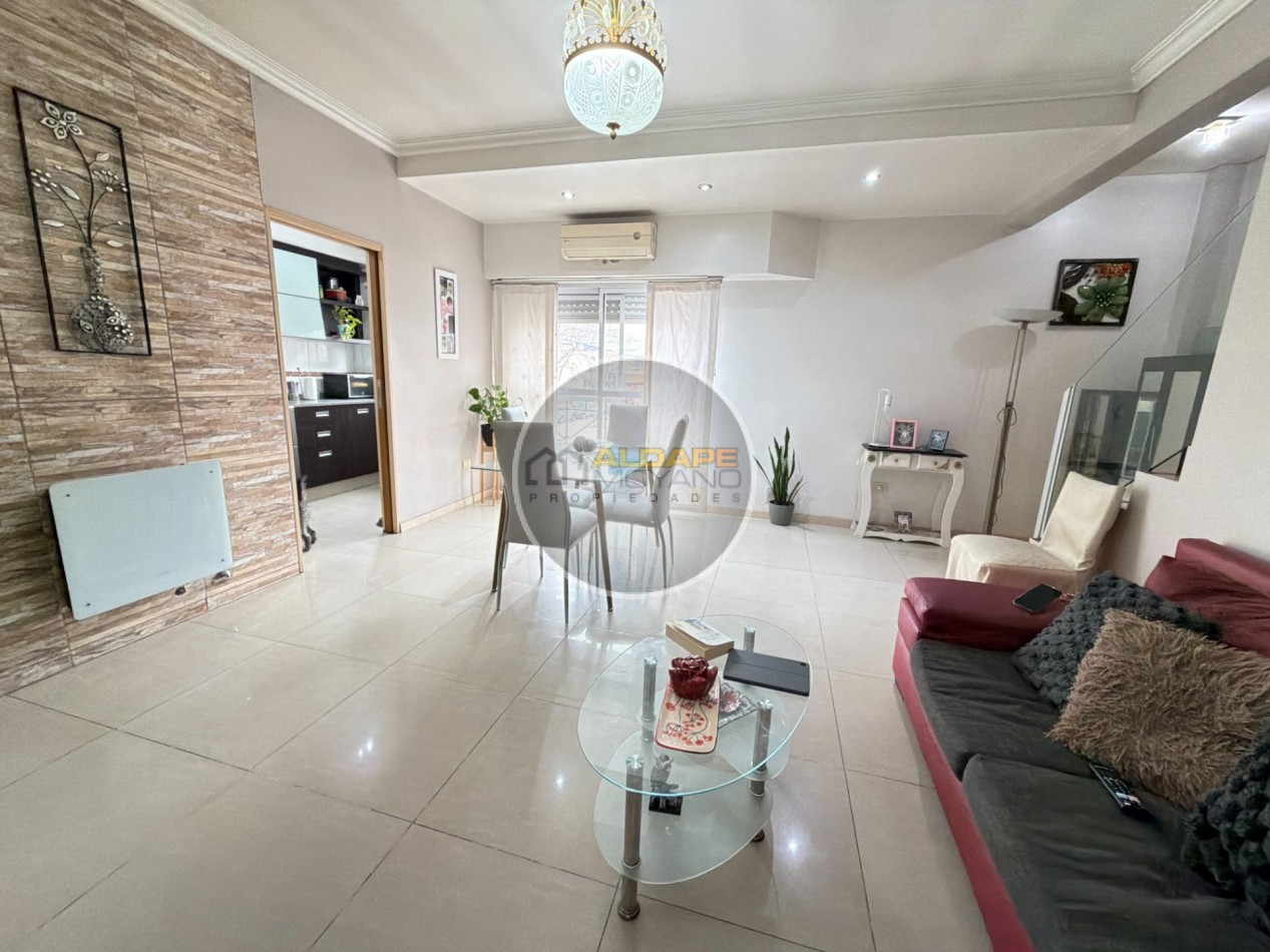 Se Vende PH, tres ambientes, con cochera (Liniers) Excelente