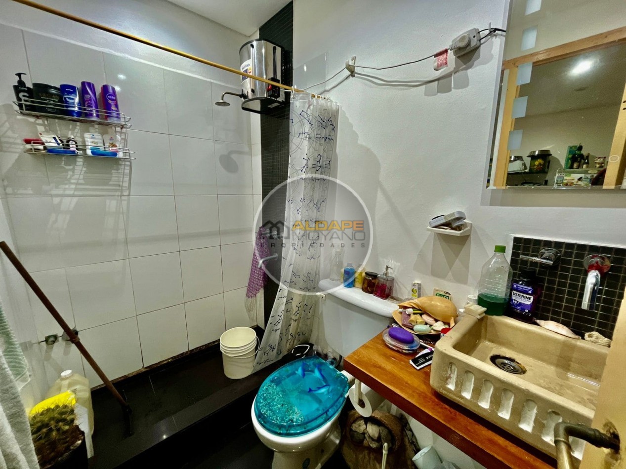 Se Vende PH dos ambientes, contrafrente (Barracas)
