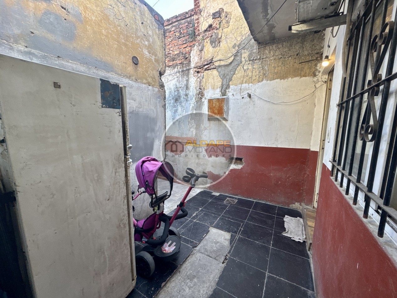 Se Vende PH tres ambientes, contrafrente. Ciudadela