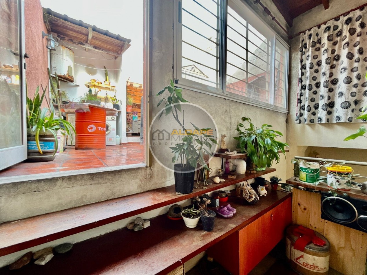 Se Vende PH dos ambientes, contrafrente (Barracas)