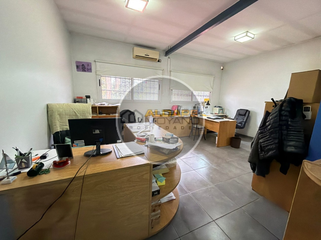 Se alquila Galpon con oficinas (ex imprenta) Parque Avellaneda
