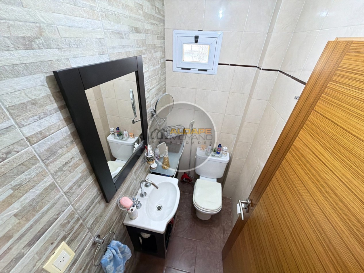 Se Vende PH, tres ambientes, con cochera (Liniers) Excelente