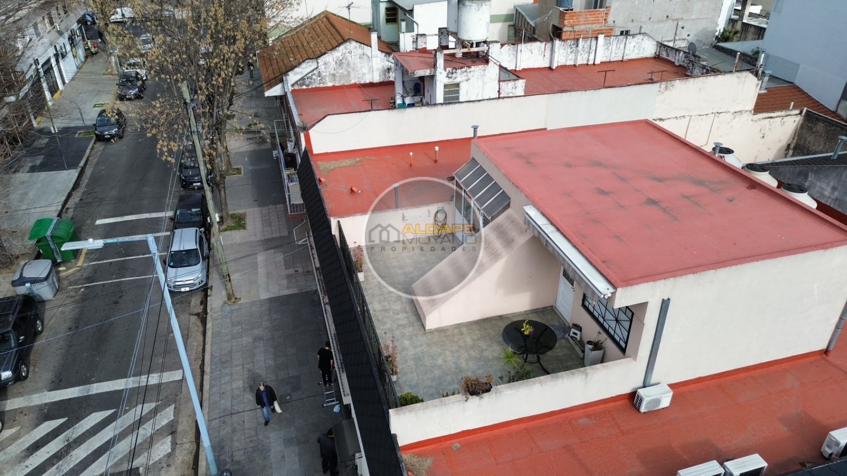 Se Vende PH, tres ambientes, con cochera (Liniers) Excelente