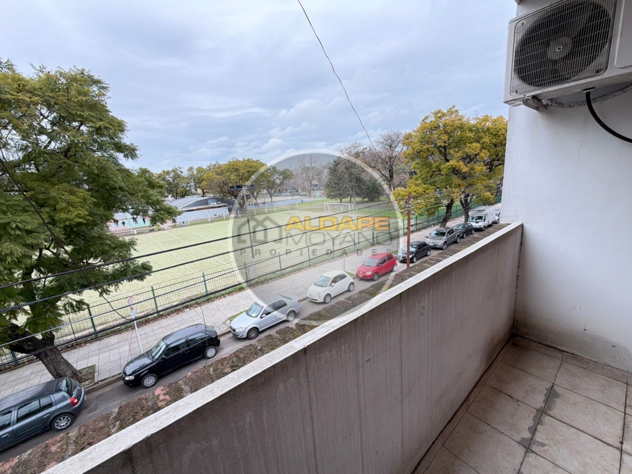 Se vende departamento tres ambientes (Liniers)