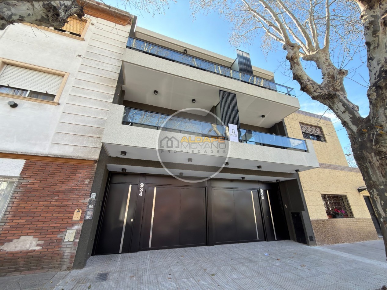 Se Vende triplex, cuatro amb, cochera doble (a estrenar)