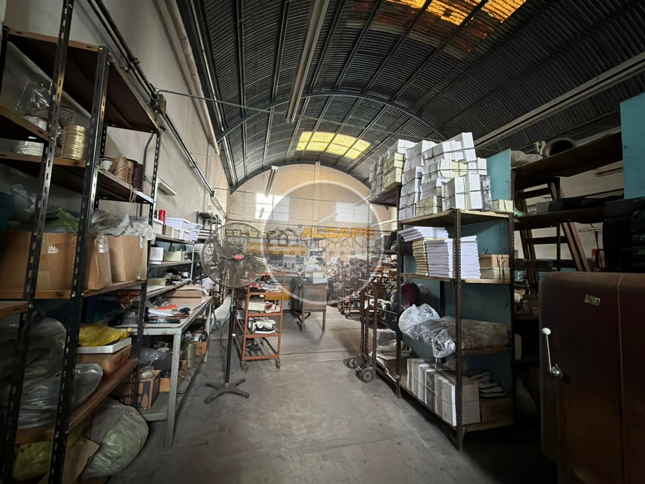 Se vende instalaciones para el Rubro Calzado, Oportunidad!! (villa lugano)