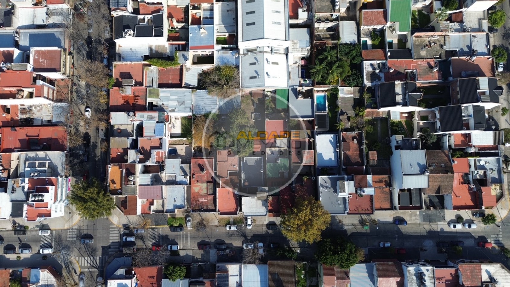 Se Vende local comercial, cochera, depto tres amb, y fondo libre (Villa Lugano) 