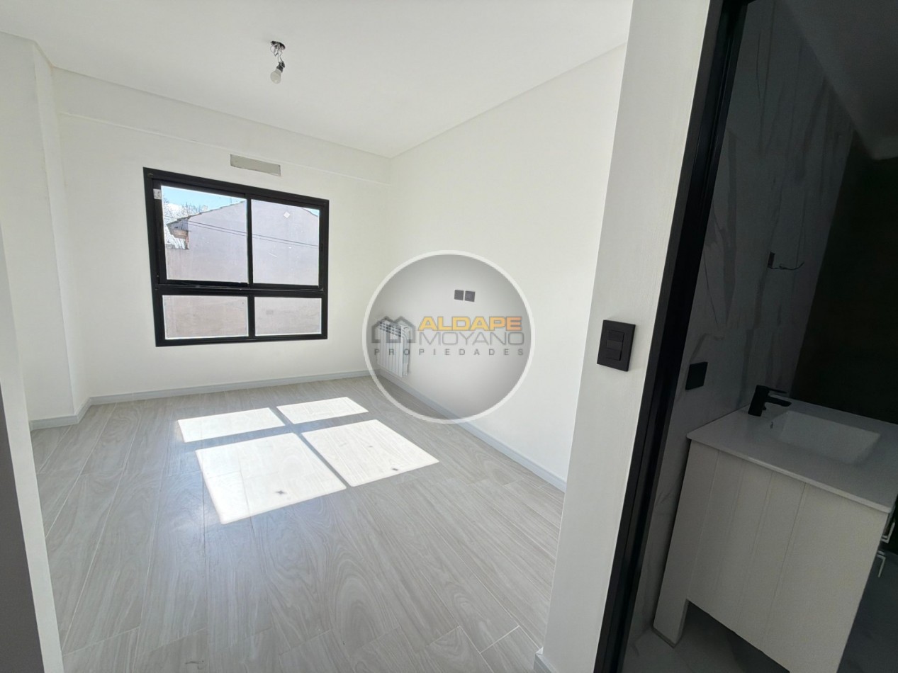 Se Vende triplex, cuatro amb, cochera doble (a estrenar)