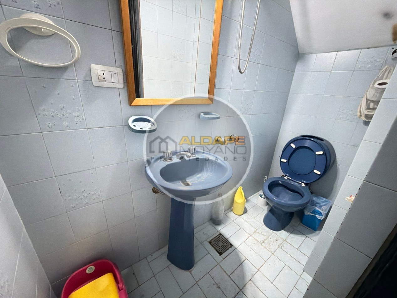 Se Vende Casa, ideal multi familiar (a remodelar)