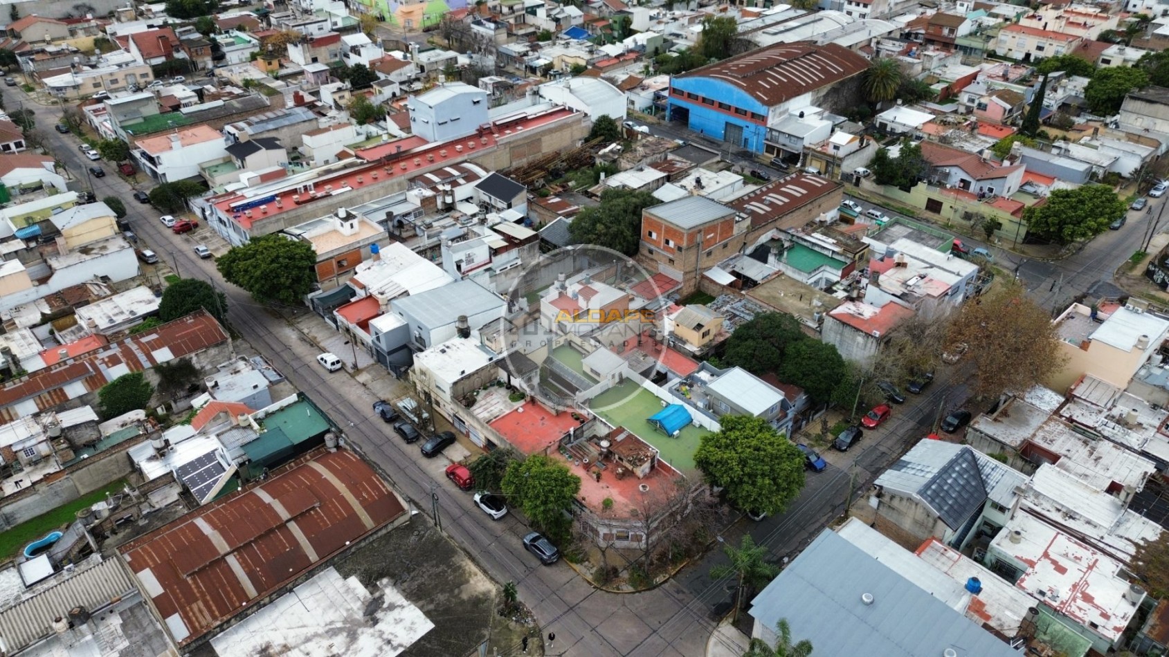 Se Vende Casa tres amb, cochera doble, A Reciclar!! (Ciudadela)