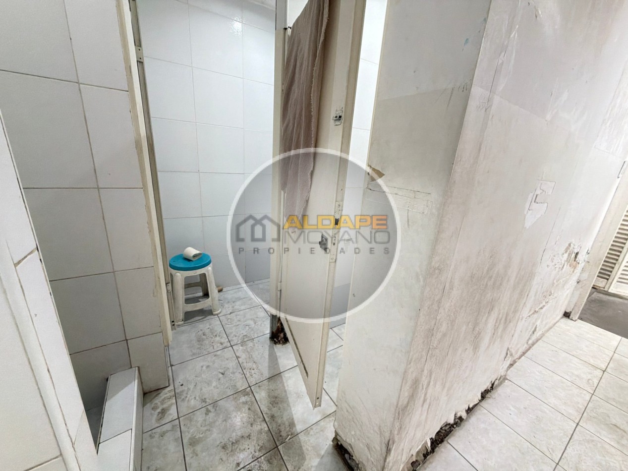 Se Vende Casa multifamiliar a Reciclar (Parque Avellaneda)